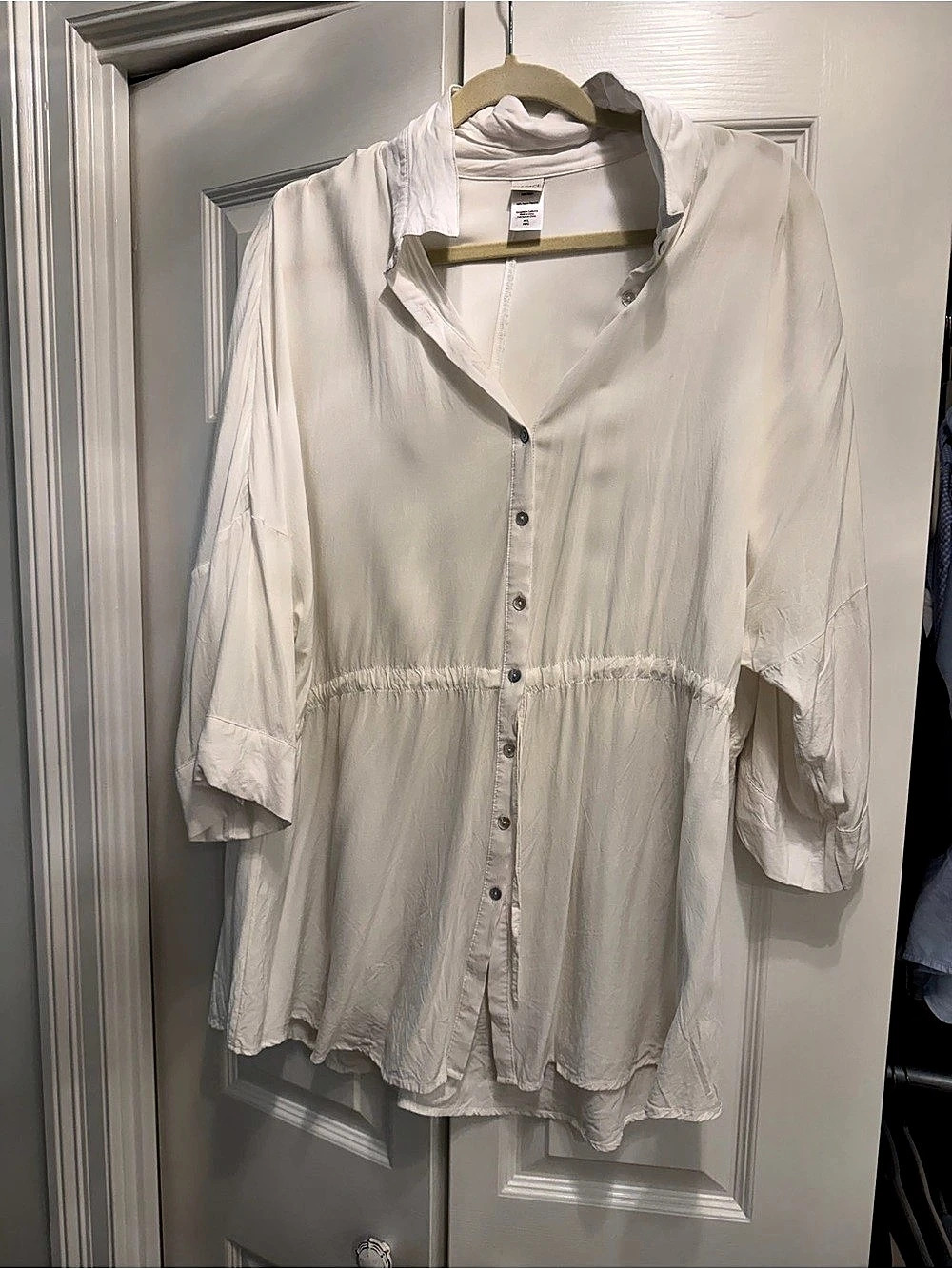 M/L Space White Button Front Blouse Size Medium/Large Like New